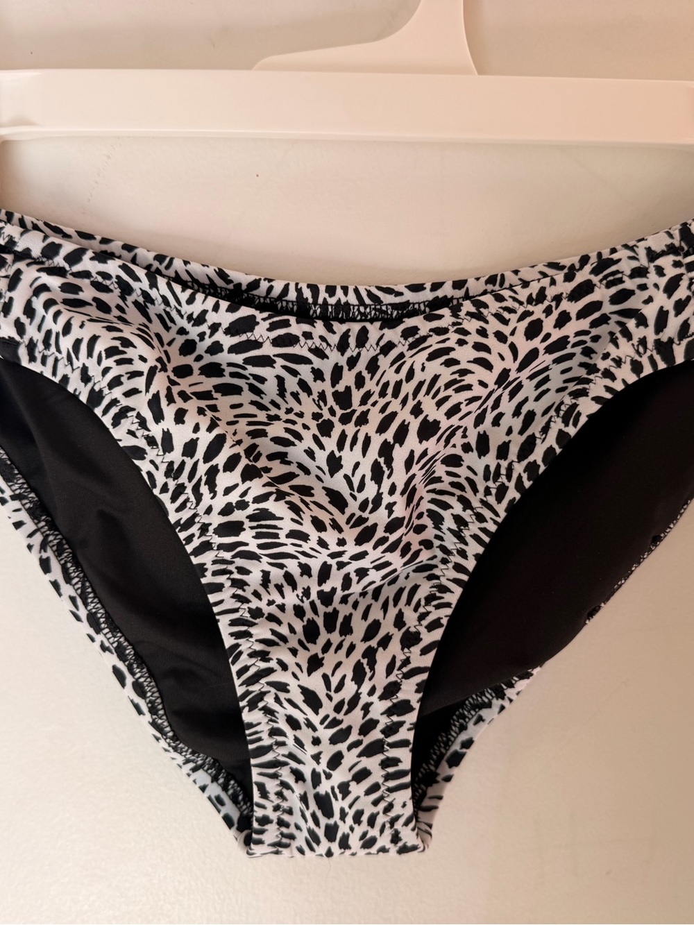 NWT Shade & Shore Black and White Bikini Bottoms Size Large